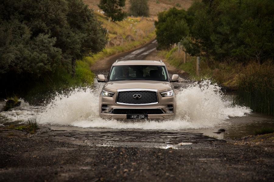  Infiniti QX80 5.6 2018 года  (AU) (фото 33 из 40)